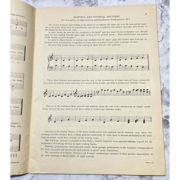 The Robyn-Gurlitt Piano 85 Etudes to Develop Sight Reading and Pedal Technic - Picture 3 of 12